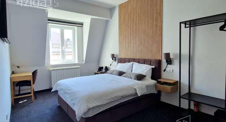 Devetosoban stan | 4zida