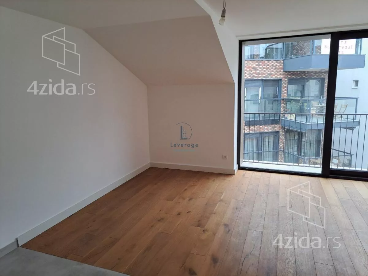 Petosoban stan | 4zida