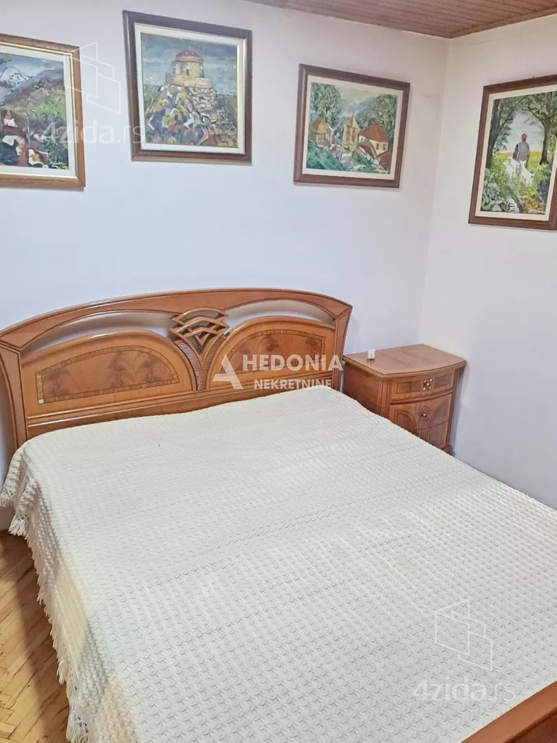Troiposoban stan | 4zida