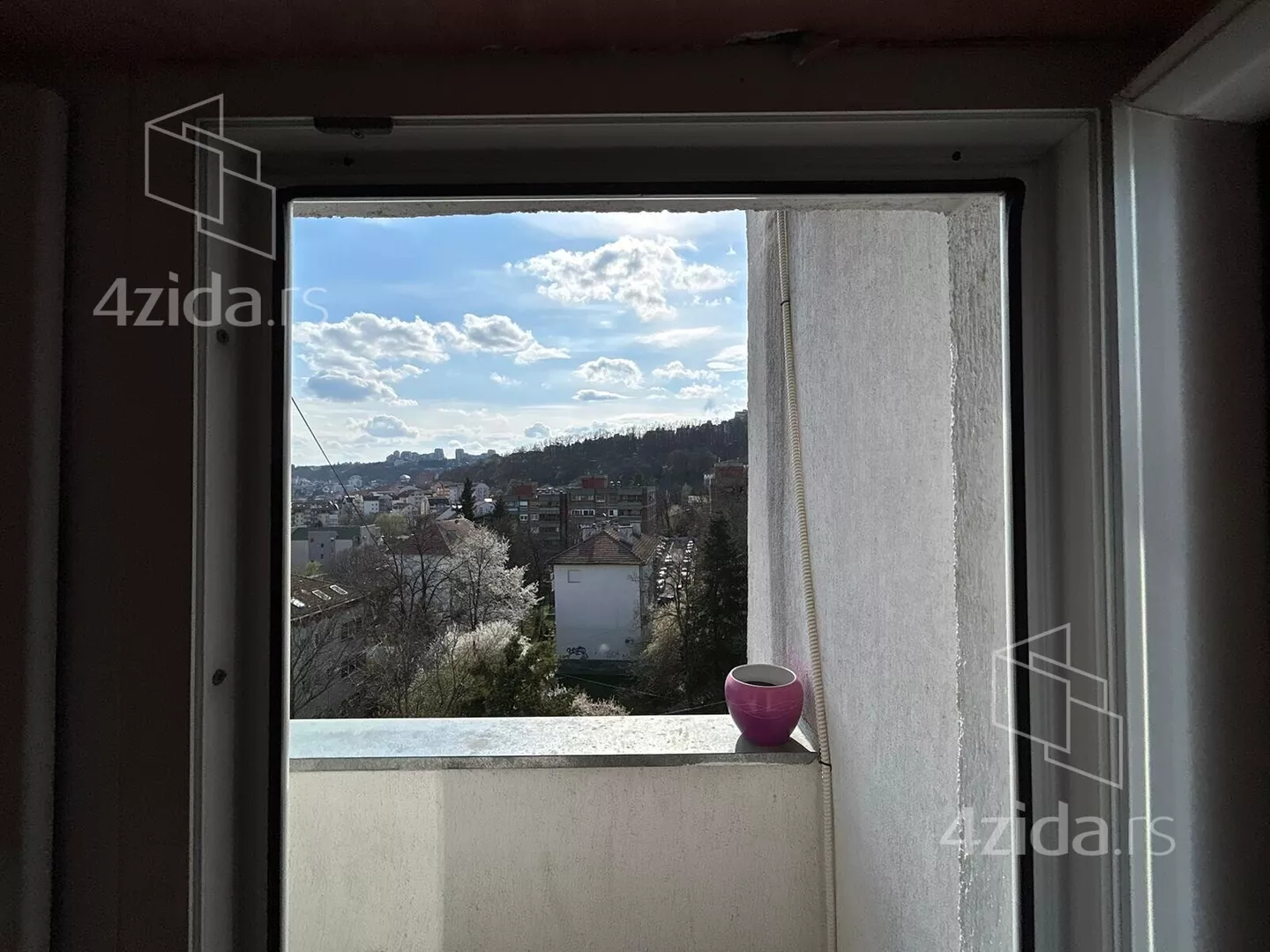 Četvoroiposoban stan | 4zida