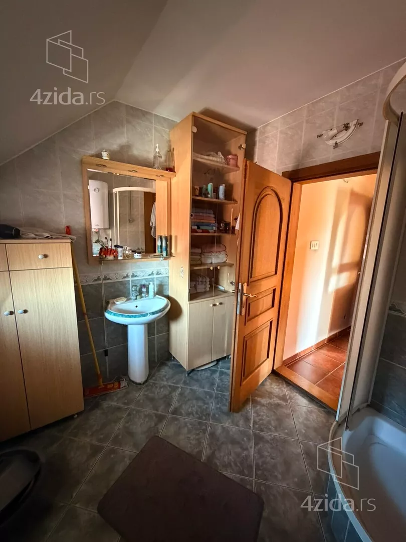 3-etažna kuća | 4zida