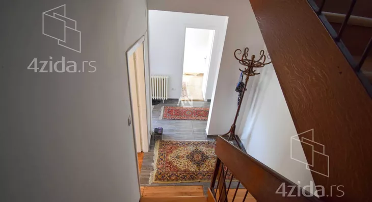 5-etažna kuća | 4zida