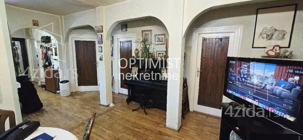 Troiposoban stan | 4zida