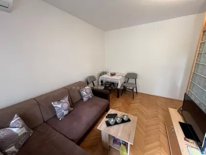 Petlovo Brdo | 4zida.rs