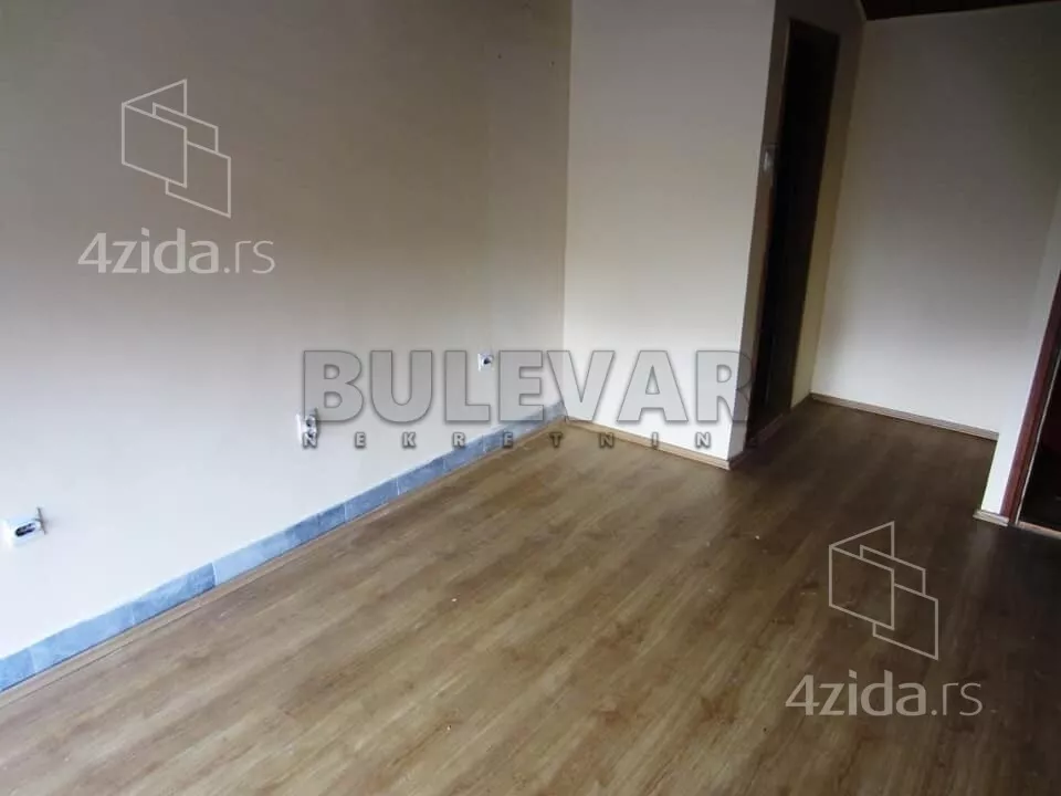Lokal | 4zida