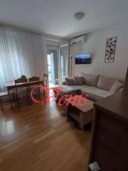 Aranj Janoša | 4zida.rs