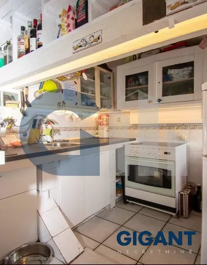 Cara Uroša | 4zida.rs