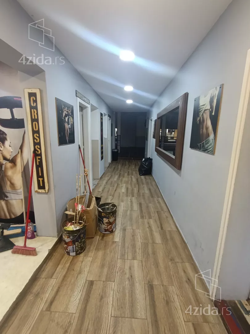 Poslovni prostor | 4zida