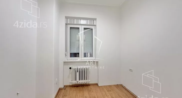 Četvoroiposoban stan | 4zida