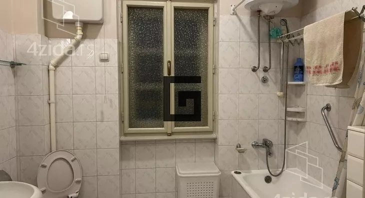 Četvoroiposoban stan | 4zida