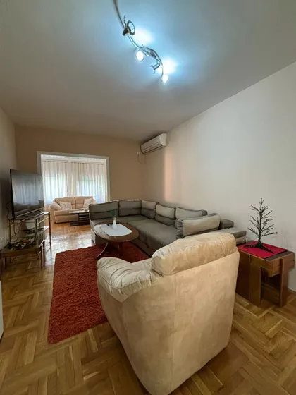 Vladetina 4 | 4zida.rs