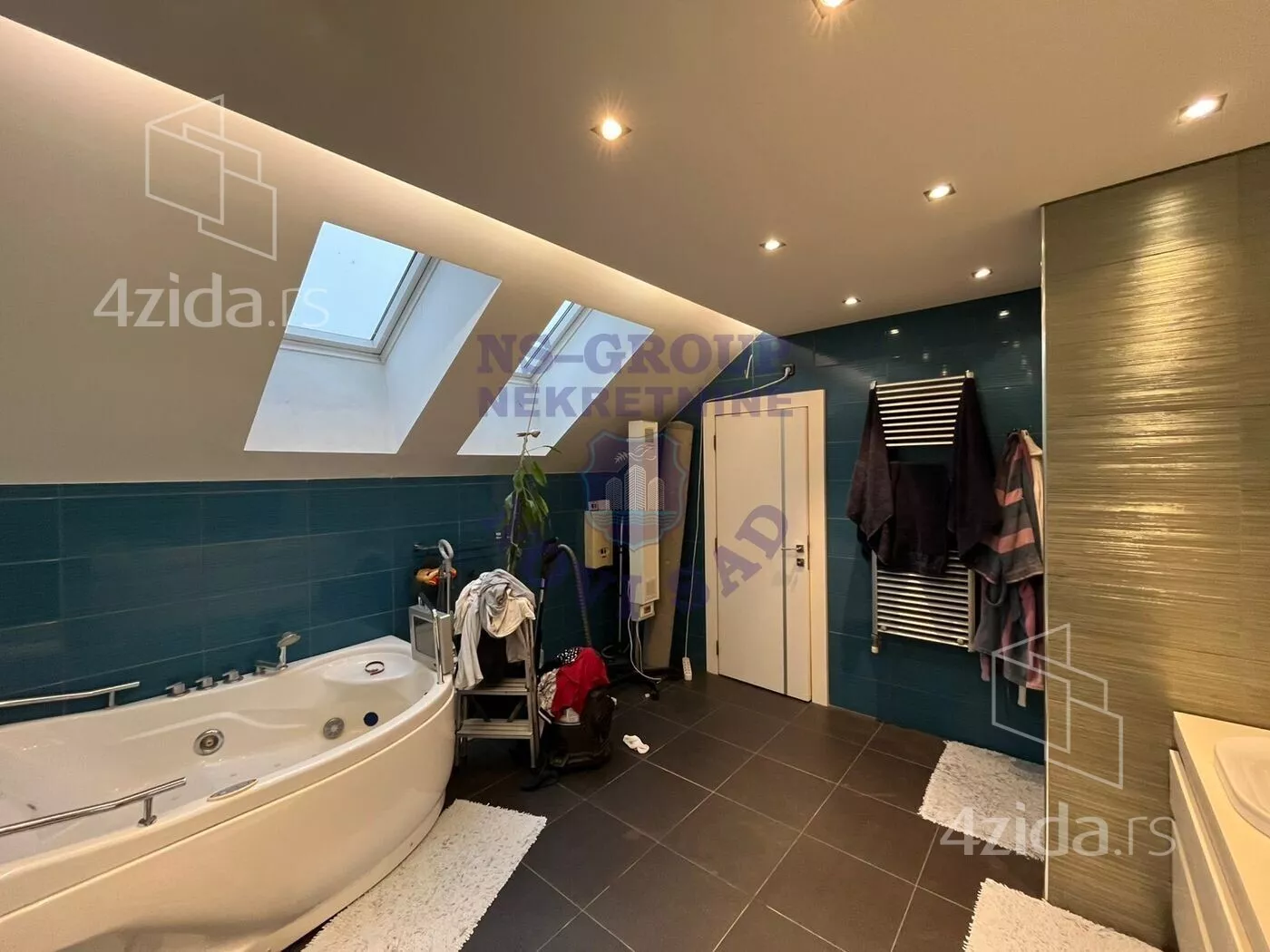 Sedmosoban stan | 4zida