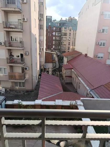 Crveni Krst Vračar | 4zida.rs