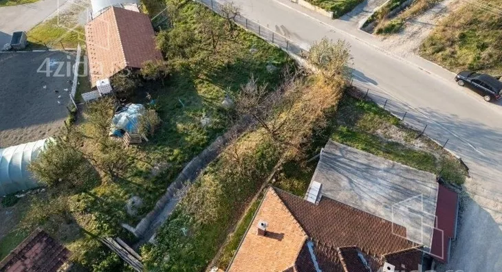 Plac | 4zida