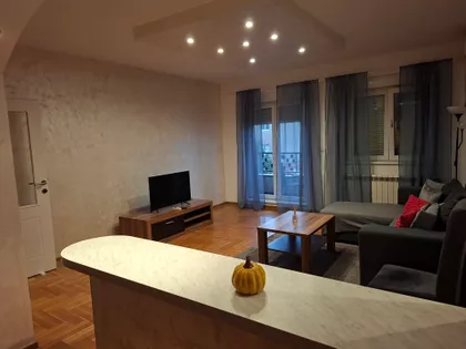 Voje Veljkovića 22 | 4zida.rs