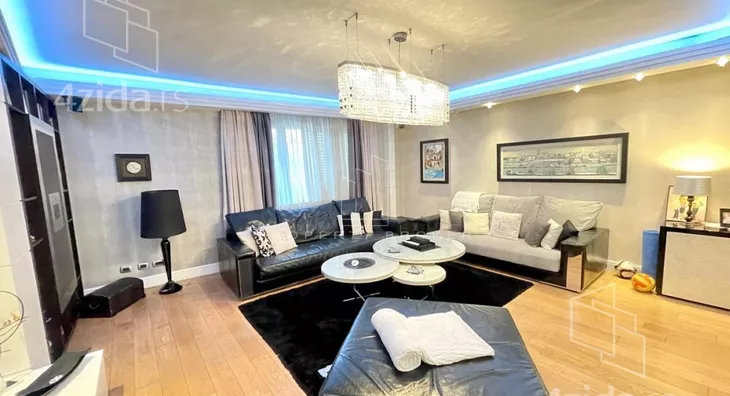 Petoiposoban stan | 4zida