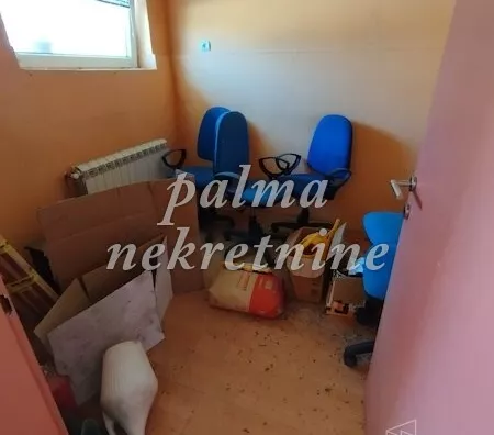Poslovna zgrada | 4zida