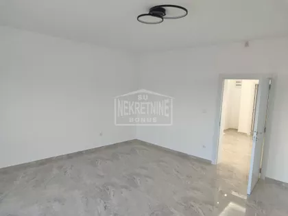 Mali Bajmok | 4zida.rs