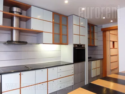 TRG REPUBLIKE | 4zida.rs