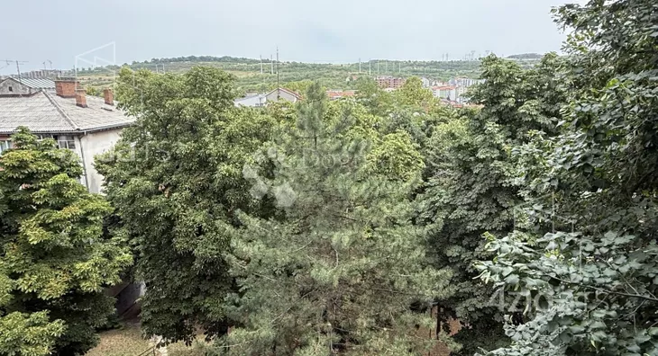 Šestosoban stan | 4zida