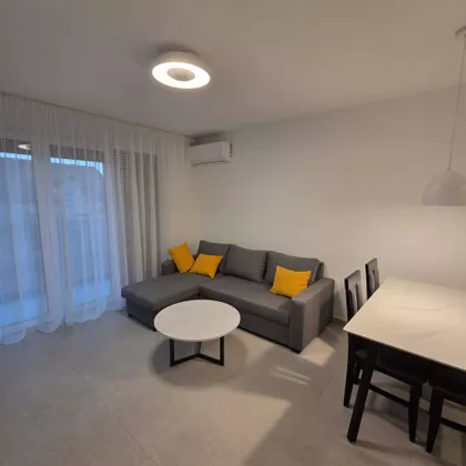 Stevana Dubajića 83 | 4zida.rs