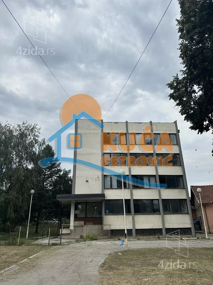 Lokal | 4zida