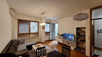 Jovana Ćirilova | 4zida.rs