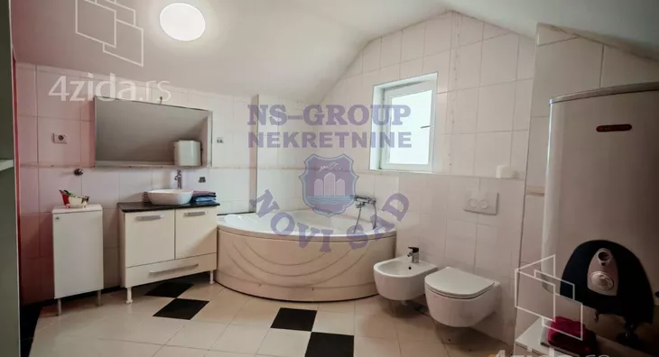 Petosoban stan | 4zida