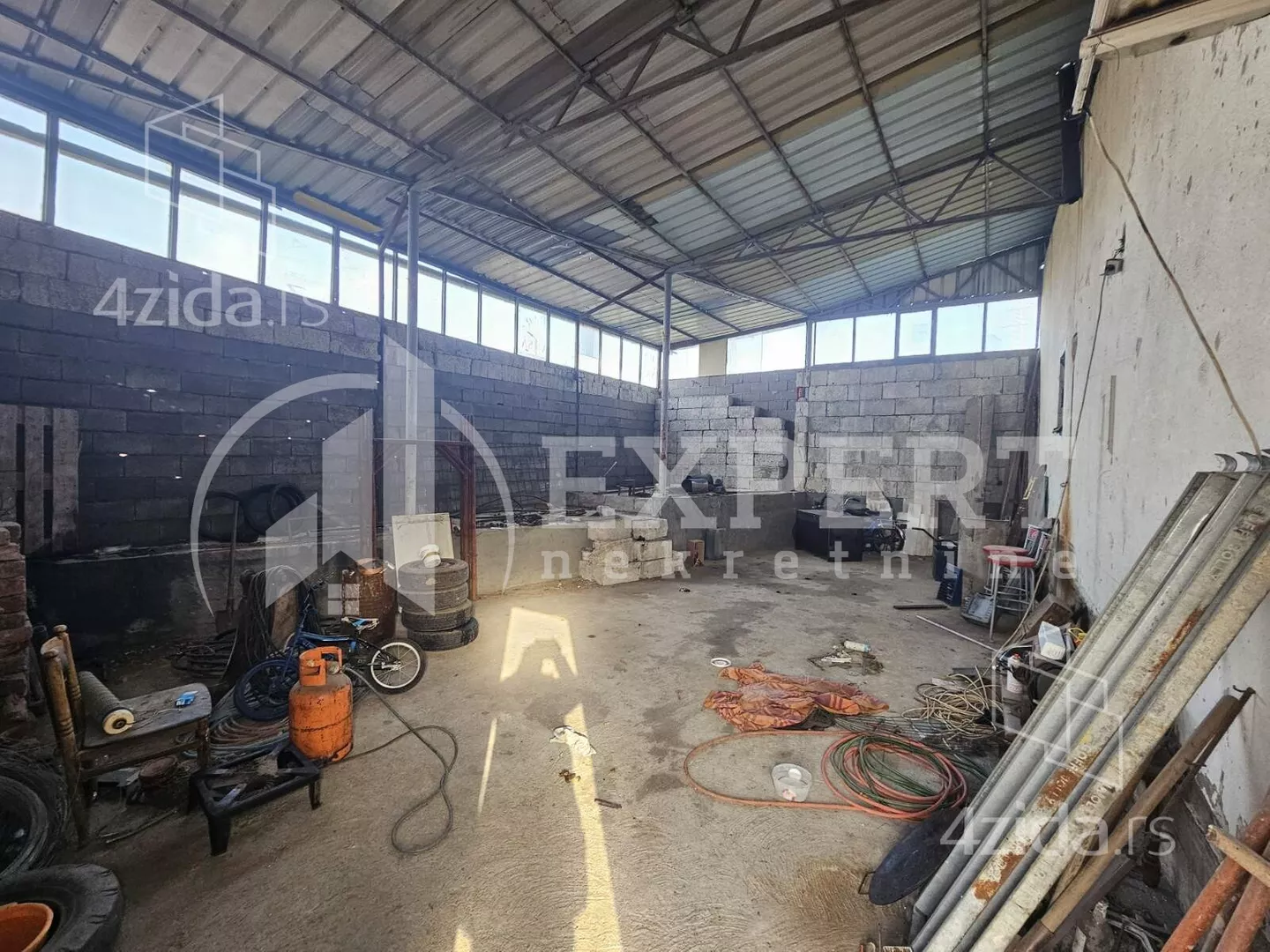 Lokal | 4zida