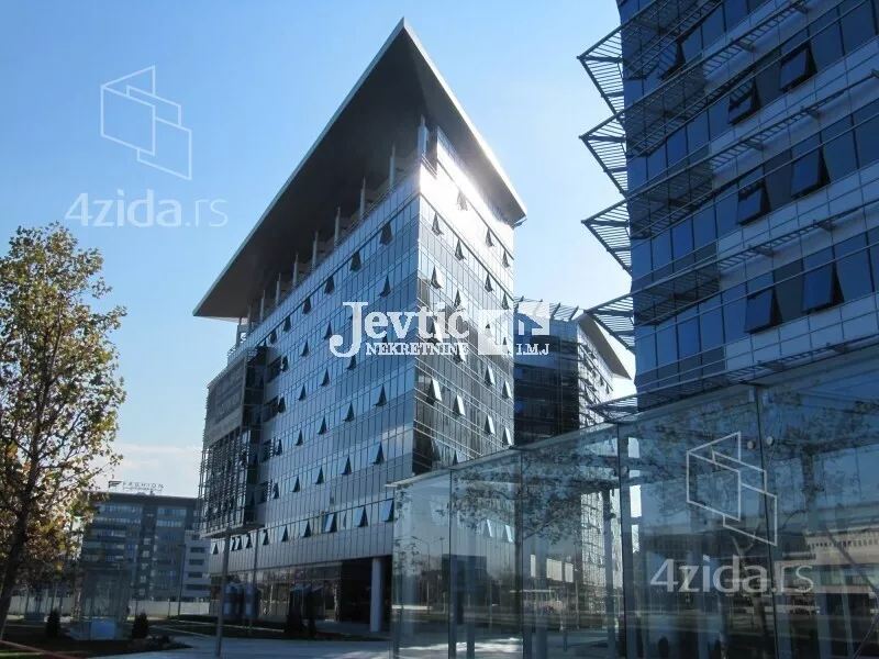 Poslovna zgrada | 4zida
