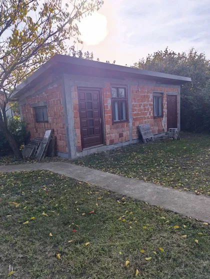 Milana Butozana | 4zida.rs