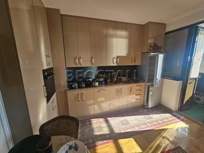 Dzona Kenedija | 4zida.rs