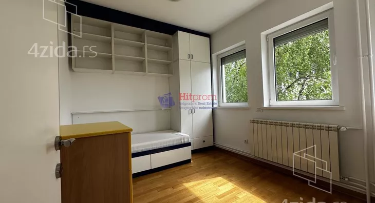 Četvoroiposoban stan | 4zida