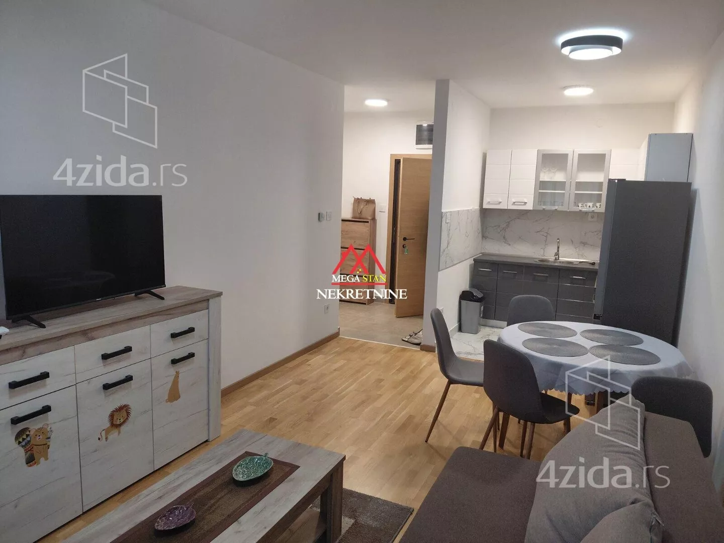 Jednoiposoban stan | 4zida