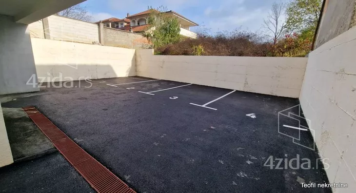 Poslovni prostor | 4zida