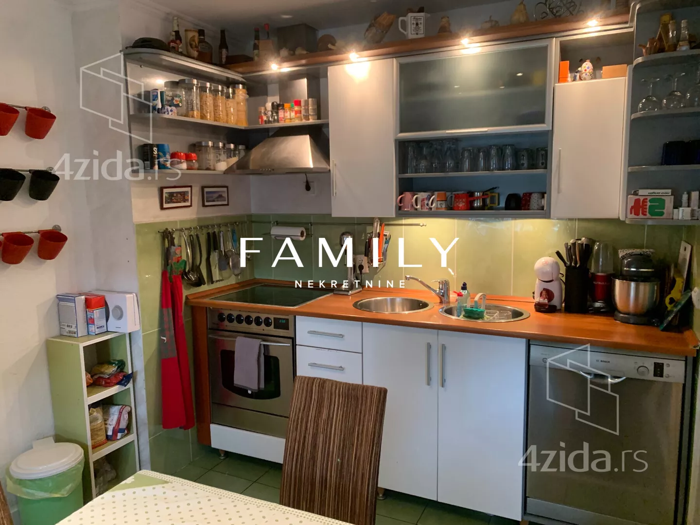 Troiposoban stan | 4zida