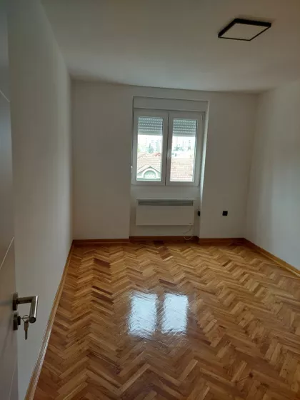 Cara Dušana | 4zida.rs