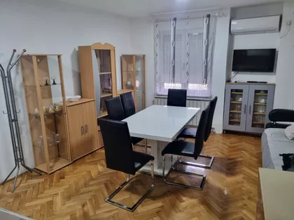 Pop Lukina 74 | 4zida.rs