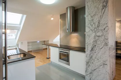 Crveni Pevac | 4zida.rs