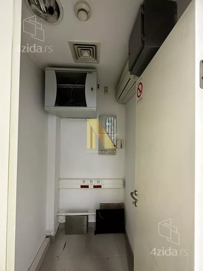 Lokal | 4zida