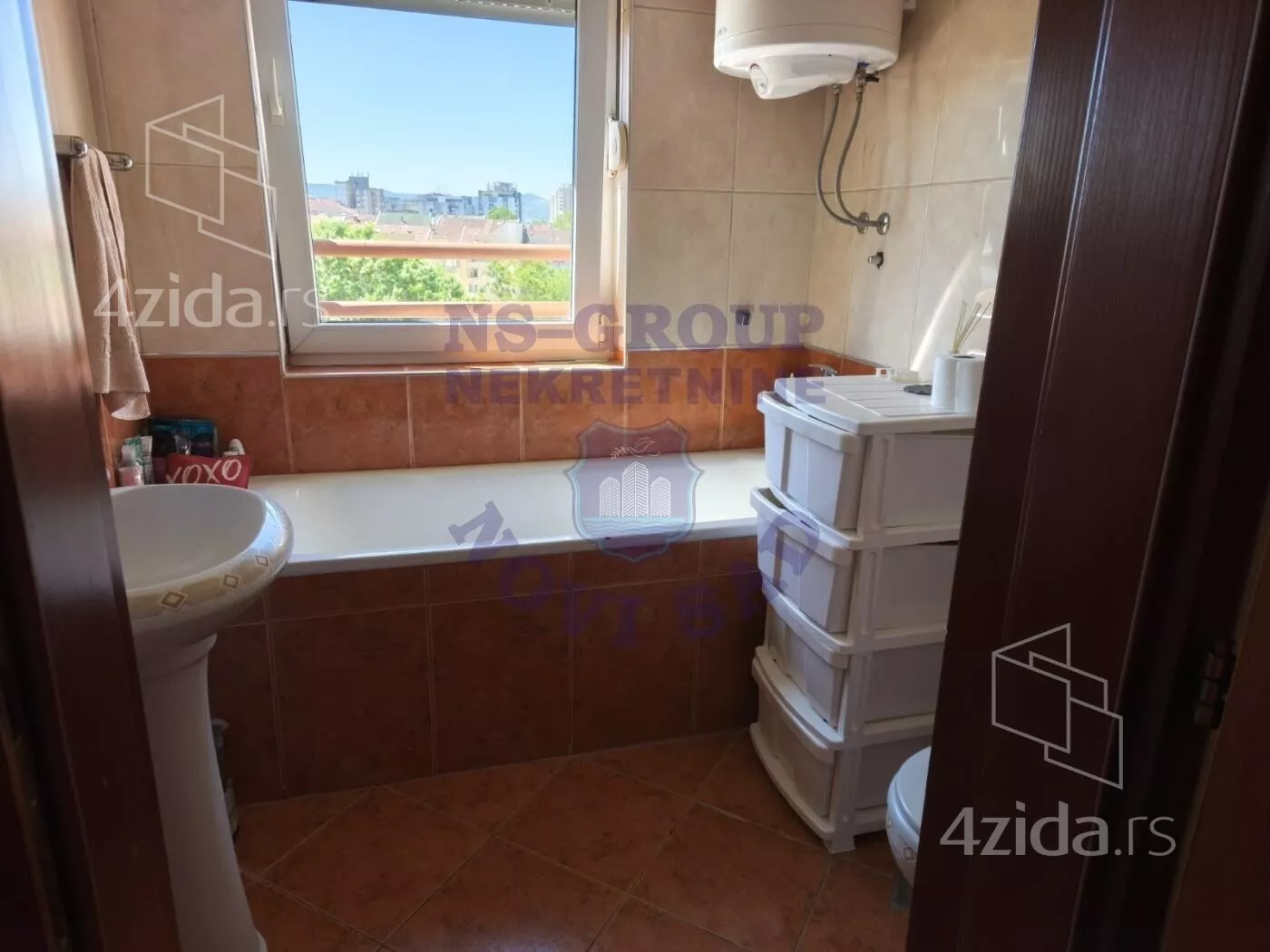 Troiposoban stan | 4zida