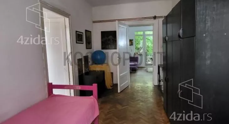 Četvoroiposoban stan | 4zida