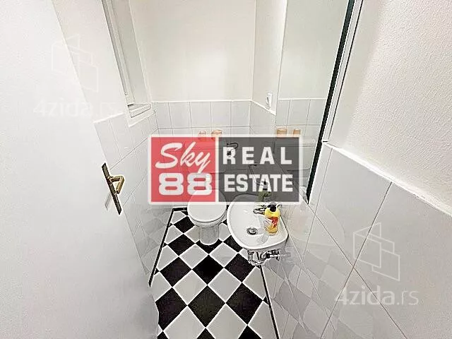 Četvoroiposoban stan | 4zida