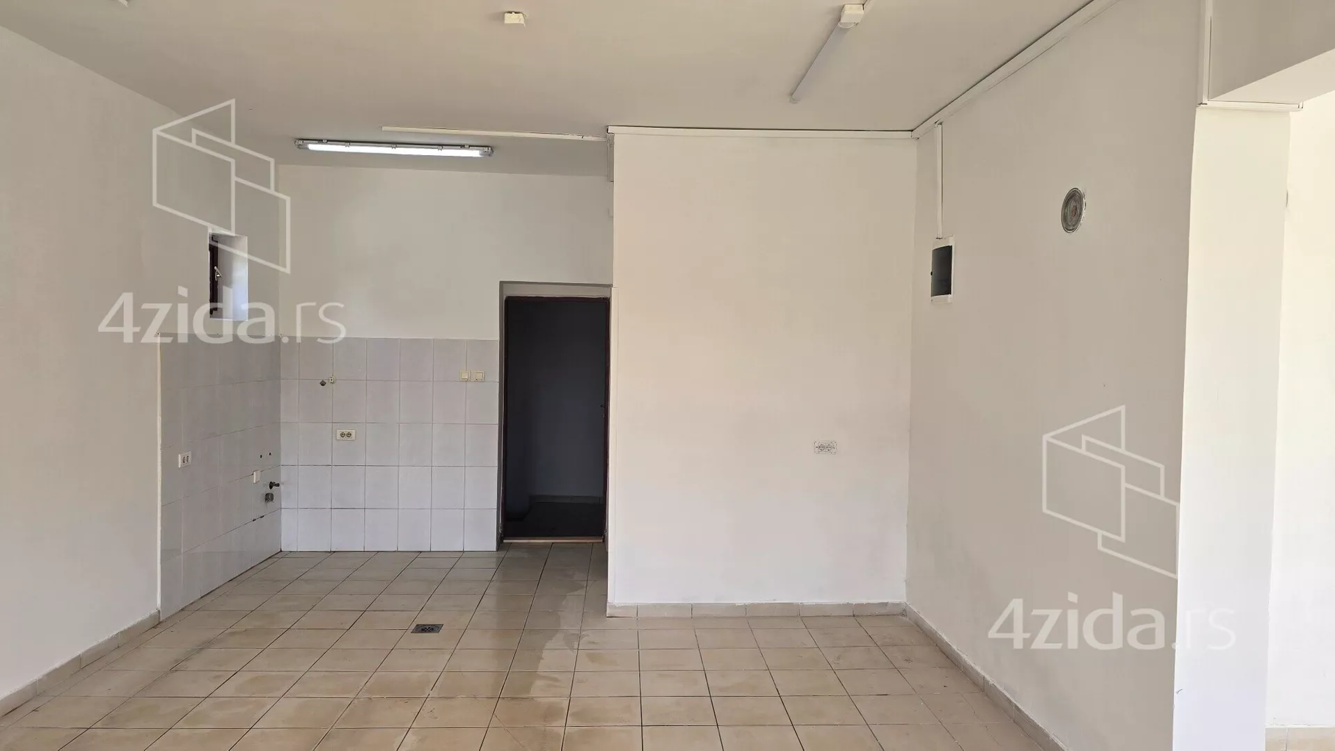 Poslovni prostor | 4zida