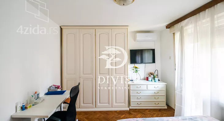 Četvoroiposoban stan | 4zida
