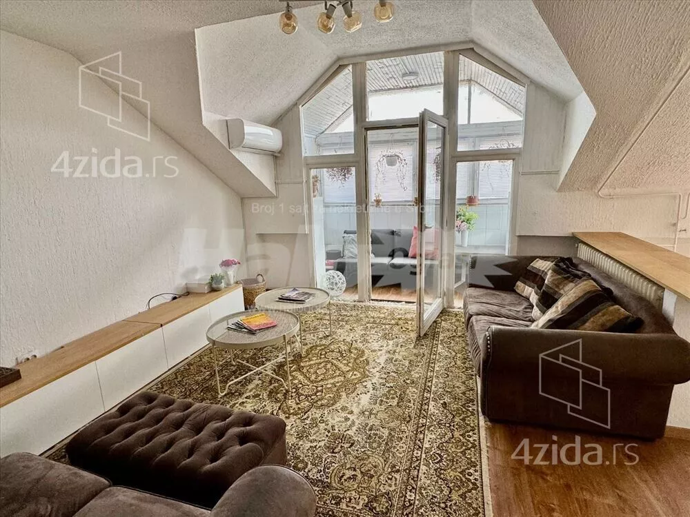 Petosoban stan | 4zida