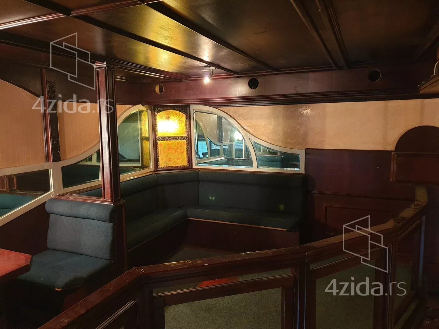 Lokal | 4zida