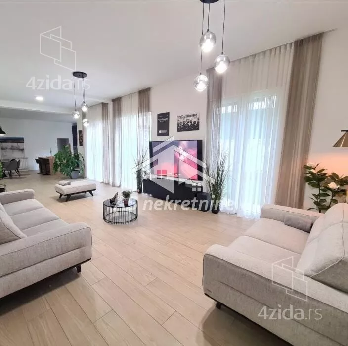 Šestosoban stan | 4zida