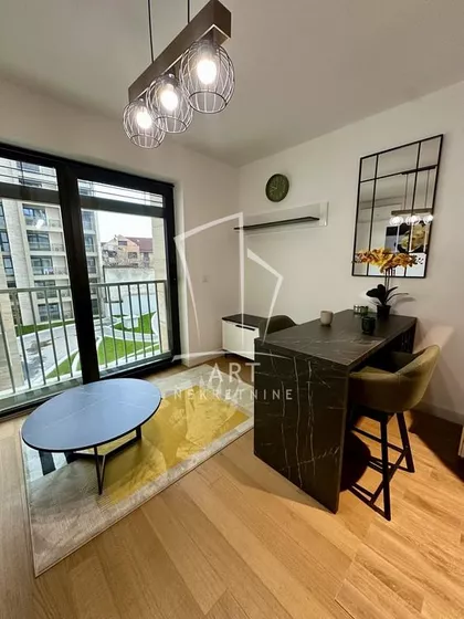 Milana Rakića | 4zida.rs