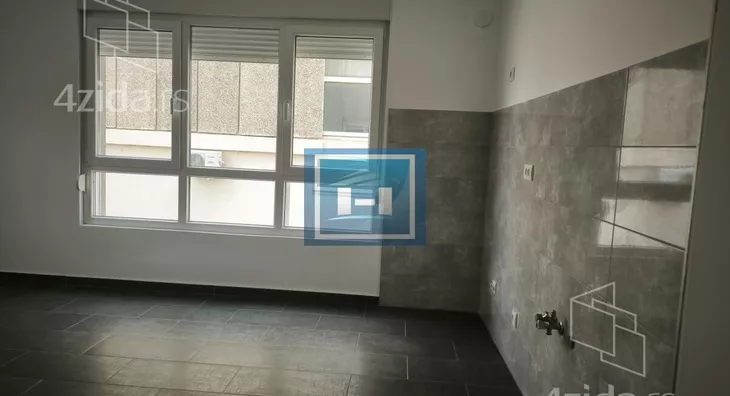 Šestosoban stan | 4zida